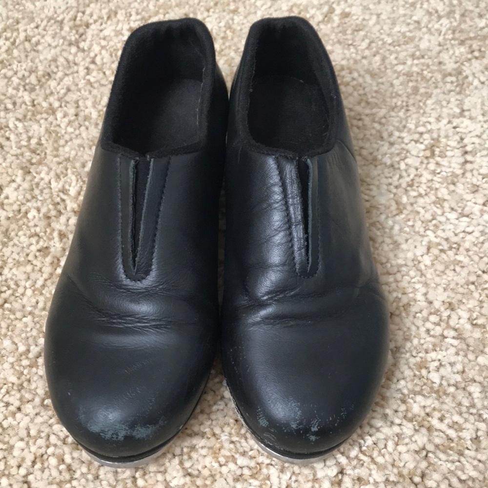 Girls 13.5 black Bloch tap shoes
